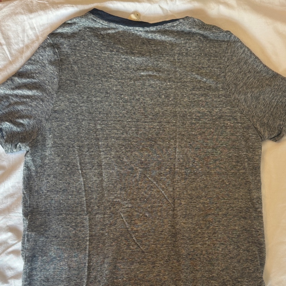 Sezane Gray Heather Short Sleeve Tee with Red Heart - Picture 4 of 4